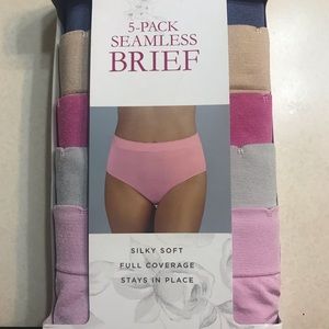5 pack women’s seamless brief panties. NIB